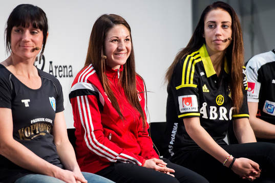 s Marlene Sjöberg, Piteå IF:s Josefine Johansson och