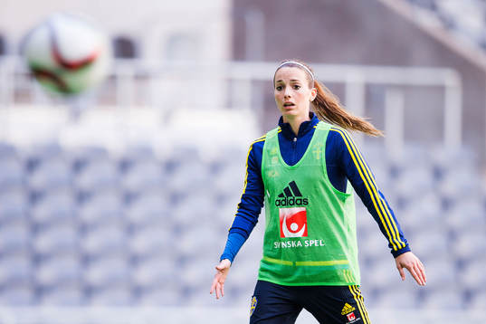 Sveriges Kosovare Asllani