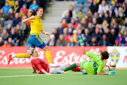 Sveriges Lotta Schelin gör 1-0