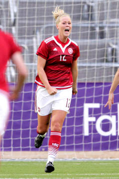 Danmarks Julie Tavlo Petersson jublar