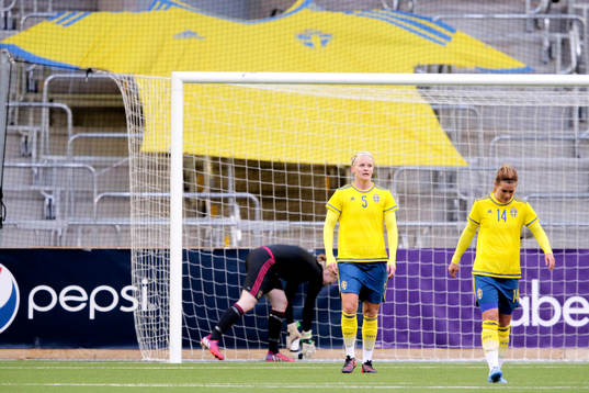 Sveriges målvakt Hedvig Lindahl, Nilla Fischer och Hanna