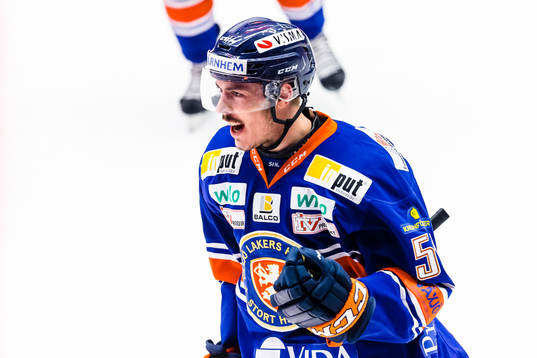 Växjös Sebastian Erixon firar