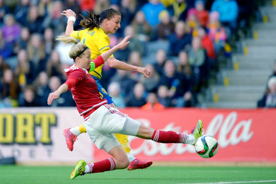Sveriges Lotta Schelin gör 1-0