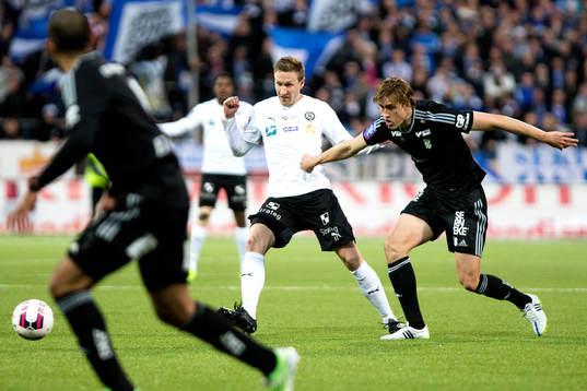 Örebros Marcus Pode och IFK Göteborgs Thomas Rogne