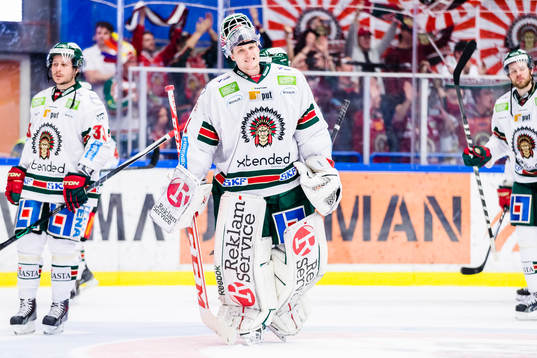 Frölundas målvakt Lars Johansson deppar