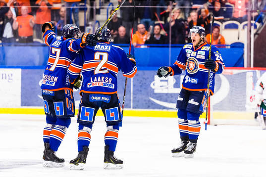 Växjös Teemu Laakso jublar