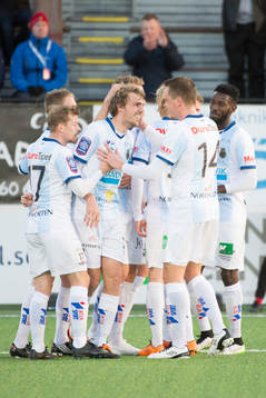 Gefles spelare Robin Nilsson, Jens Portin jublar med Johan