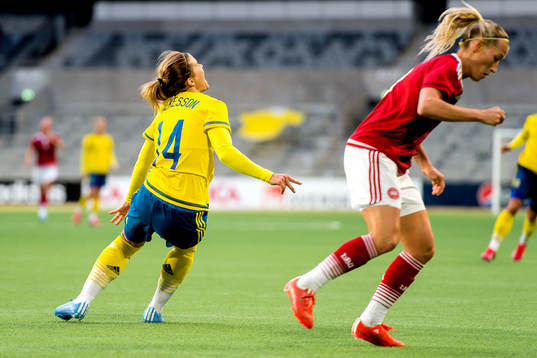 Sveriges Hanna Folkesson vrider om knäet