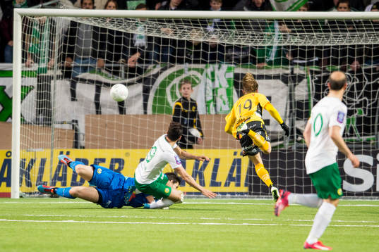 Elfsborgs Simon Hedlund kvitterar till 1-1