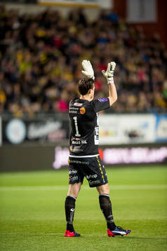 Elfsborgs målvakt Kevin Stuhr - Ellegaard jublar