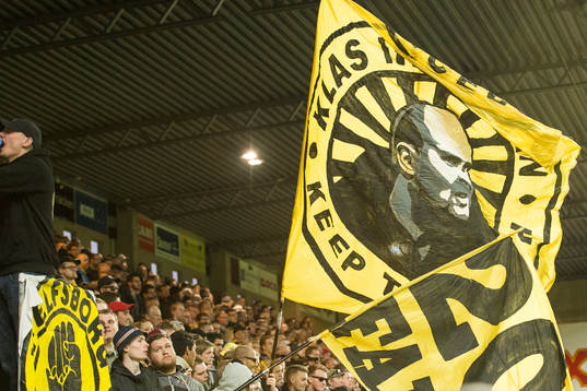 Flagga med Klas Ingesson hyllning "Keep The Faith"