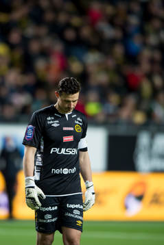 Elfsborgs målvakt Kevin Stuhr - Ellegaard deppar