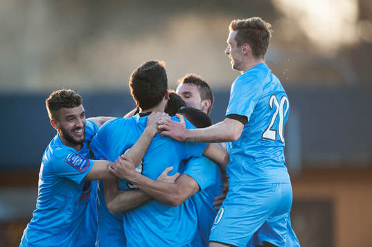 Athletic Rabi Elia har gjort 0-1 och vilt jubel i matchen i