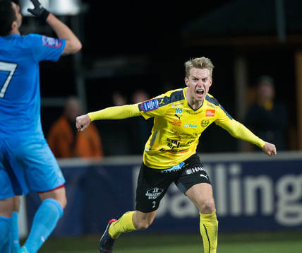 Mjällbys Hampus Bergdahl har kvitterat till 1-1 och