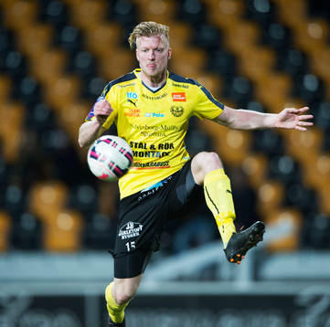 Mjällbys Robin Cederberg  i matchen i Superettan mellan