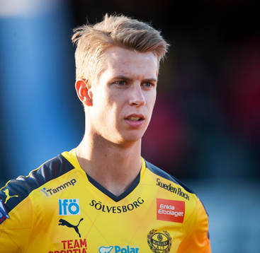 Mjällbys Simon Nilsson i matchen i Superettan mellan