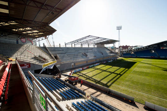 Interiör Olympia med södra läktaren