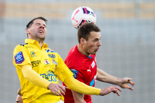 Falkenbergs Stefan Rodevåg i nickduell med Helsingborgs