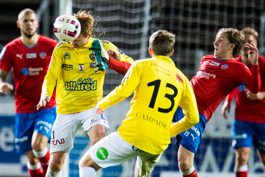 Falkenbergs Dan Keat och Helsingborgs Darijan Bojanic