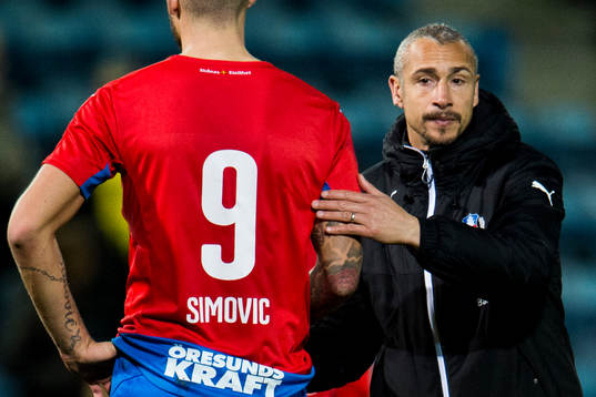 Helsingborgs manager Henrik Larsson klappar om Robin Simovic