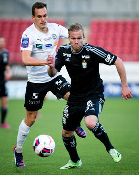 Örebros Robert Åhman Persson och IFK Göteborgs Gustav