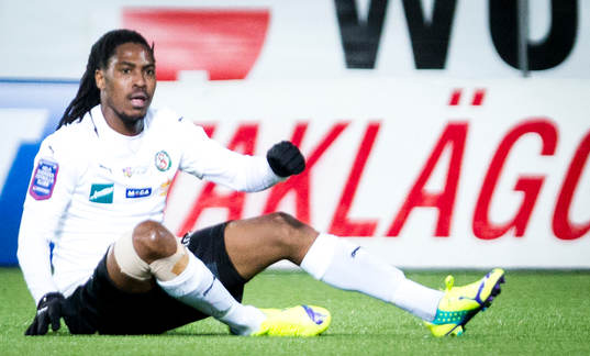 Örebros Ayanda Nkili