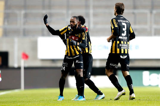 Häckens René Makondele jublar