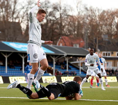 Räddning av Åtvidabergs målvakt Henrik Gustavsson
