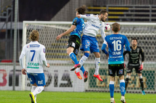 Halmstads Fredrik Liverstam och Norrköpings Emir Kujovic i