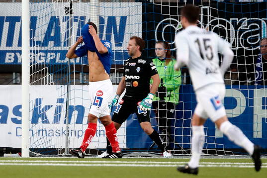 Åtvidabergs Mauricio Albornoz deppar framför Åtvidabergs