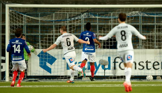 Mål 1-3 av GIF Sundsvalls Pa Dibba (utanför bild)