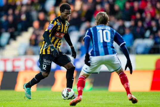 Häckens Mohammed Abubakari mot Djurgårdens Daniel Berntsen