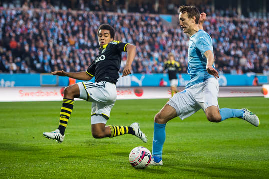 s Noah Sonko Sundberg och Malmö FFs Jo Inge Berget