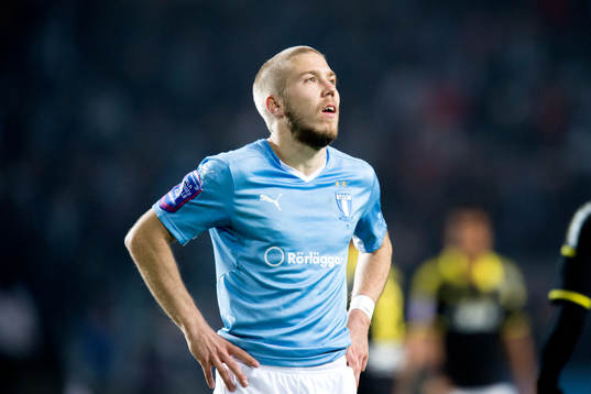 Malmö FFs Oscar Lewicki deppar