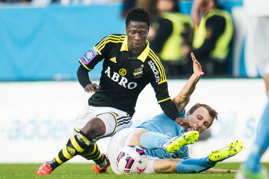 s Ebenezer Ofori och Malmö FFs Magnus Wolff Eikrem