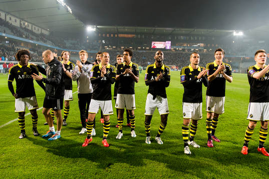 s spelare tackar publiken