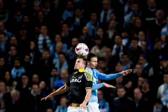 s Fredrik Brustad i nickduell med Malmö FFs Erik Johansson