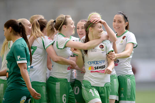 Hammarbys Elina Johansson jublar
