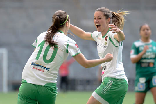 Hammarbys Elina Johansson jublar