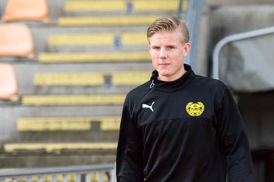 Mjällbys Eric Björkander före fotbollsmatchen i