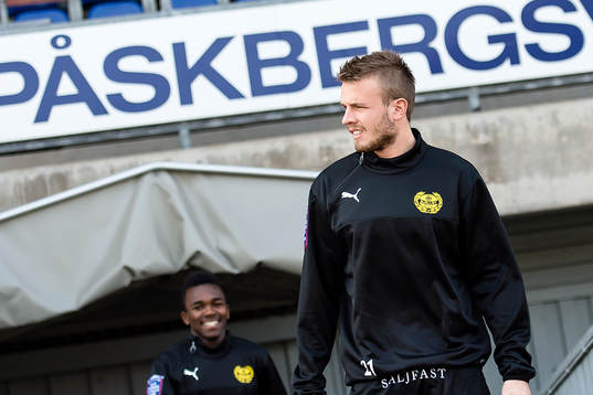 Mjällbys Simon Nilsson före fotbollsmatchen i Superettan