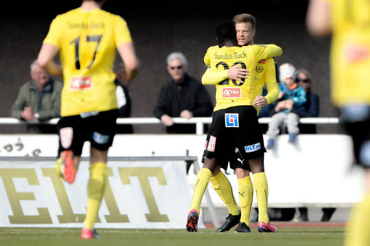 Mjällbys David Löfqvist jublar