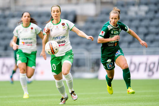 Hammarbys Elina Johansson och Mallbackens Eilish McSorley