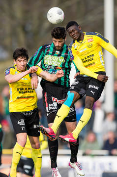Mjällbys Lukas Grill (v) och Kwame Bonsu (h)