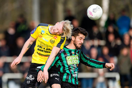 Mjällbys Robin Cedergren och Varbergs Ajsel Kujovic
