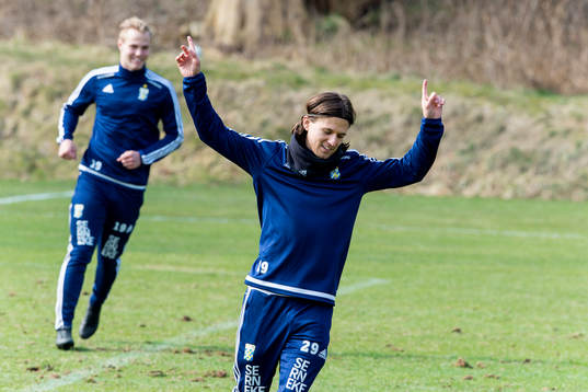 Lasse Vibe jublar