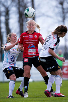 Kristianstads Elsa Vidarsdottir nickar