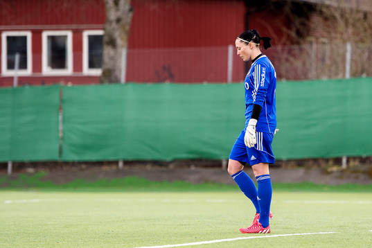 AIKs målvakt Justine Bernier deppar