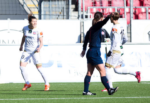 Rosengårds Ramona Bachmann gör 1-2 och jublar