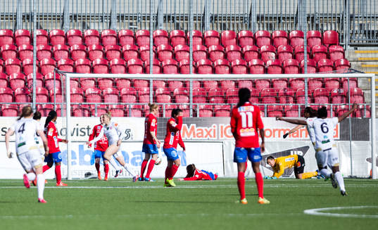 Rosengårds Anja Mittag gör 1-1 och jublar